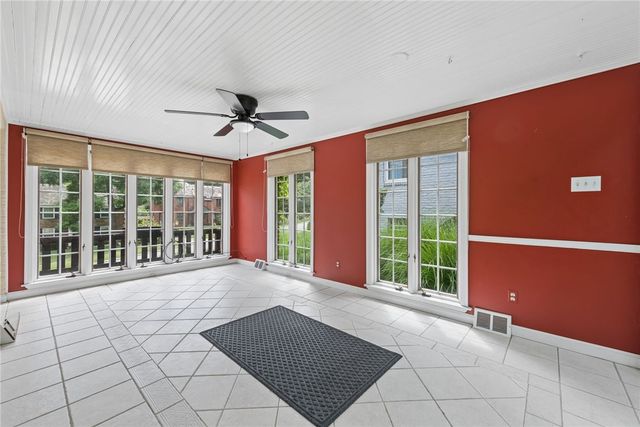 111 E Bruceton Rd, Pleasant Hills, PA 15236