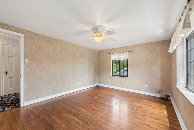 111 E Bruceton Rd, Pleasant Hills, PA 15236