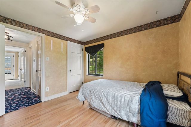 111 E Bruceton Rd, Pleasant Hills, PA 15236