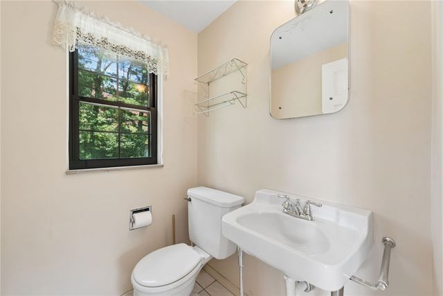 111 E Bruceton Rd, Pleasant Hills, PA 15236