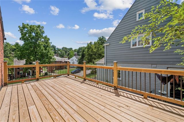 111 E Bruceton Rd, Pleasant Hills, PA 15236