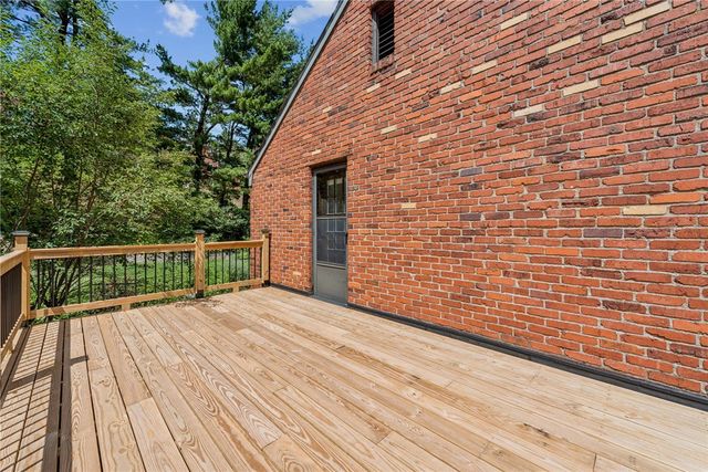 111 E Bruceton Rd, Pleasant Hills, PA 15236