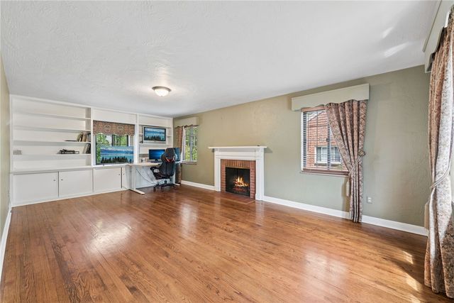 111 E Bruceton Rd, Pleasant Hills, PA 15236