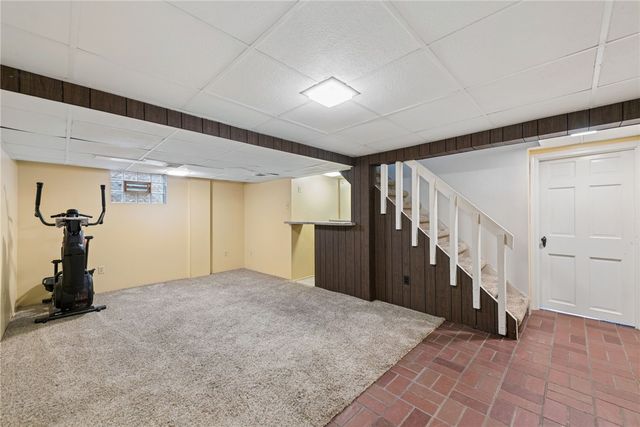 111 E Bruceton Rd, Pleasant Hills, PA 15236