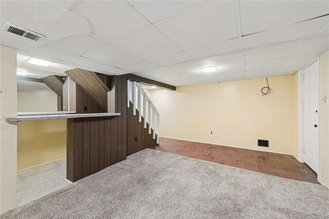 111 E Bruceton Rd, Pleasant Hills, PA 15236