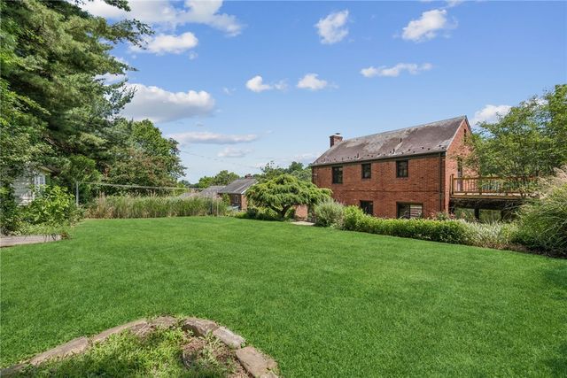 111 E Bruceton Rd, Pleasant Hills, PA 15236