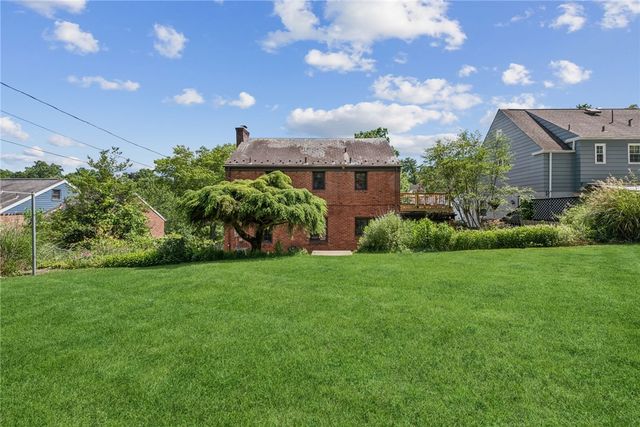 111 E Bruceton Rd, Pleasant Hills, PA 15236