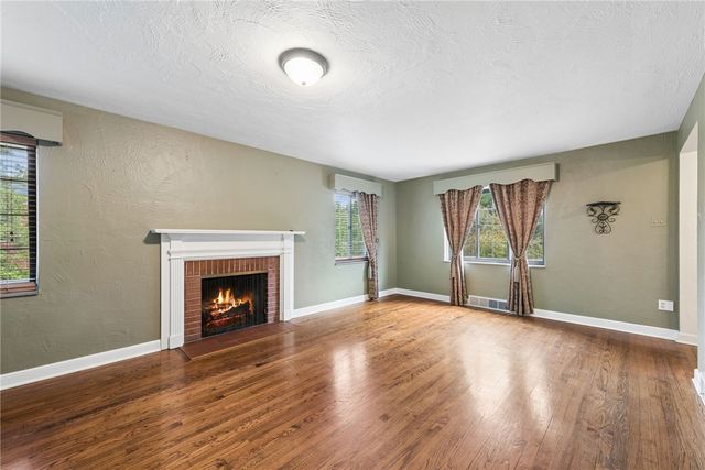 111 E Bruceton Rd, Pleasant Hills, PA 15236