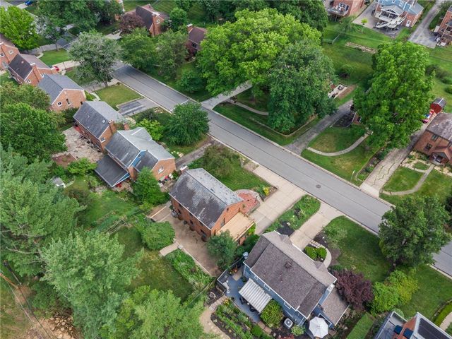 111 E Bruceton Rd, Pleasant Hills, PA 15236