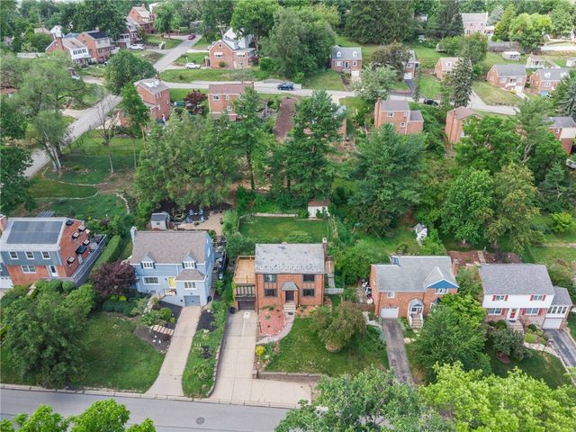 111 E Bruceton Rd, Pleasant Hills, PA 15236