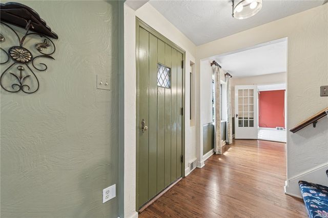 111 E Bruceton Rd, Pleasant Hills, PA 15236