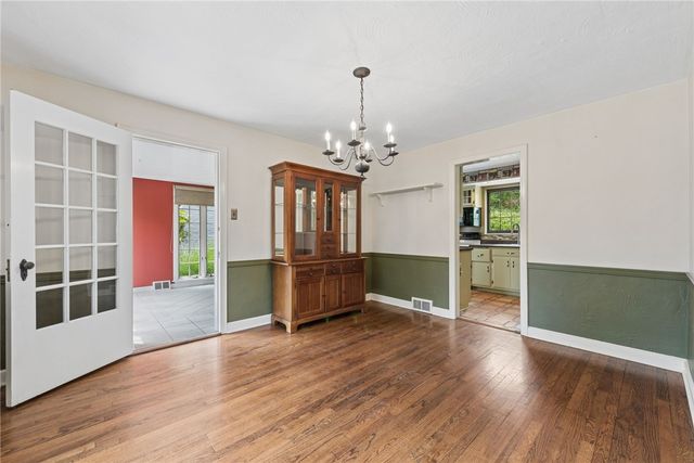 111 E Bruceton Rd, Pleasant Hills, PA 15236