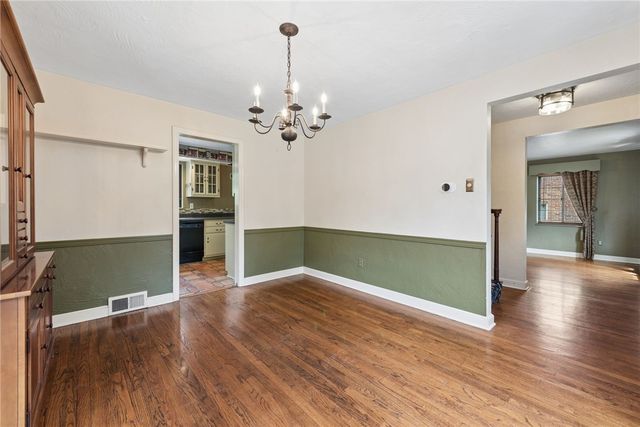 111 E Bruceton Rd, Pleasant Hills, PA 15236
