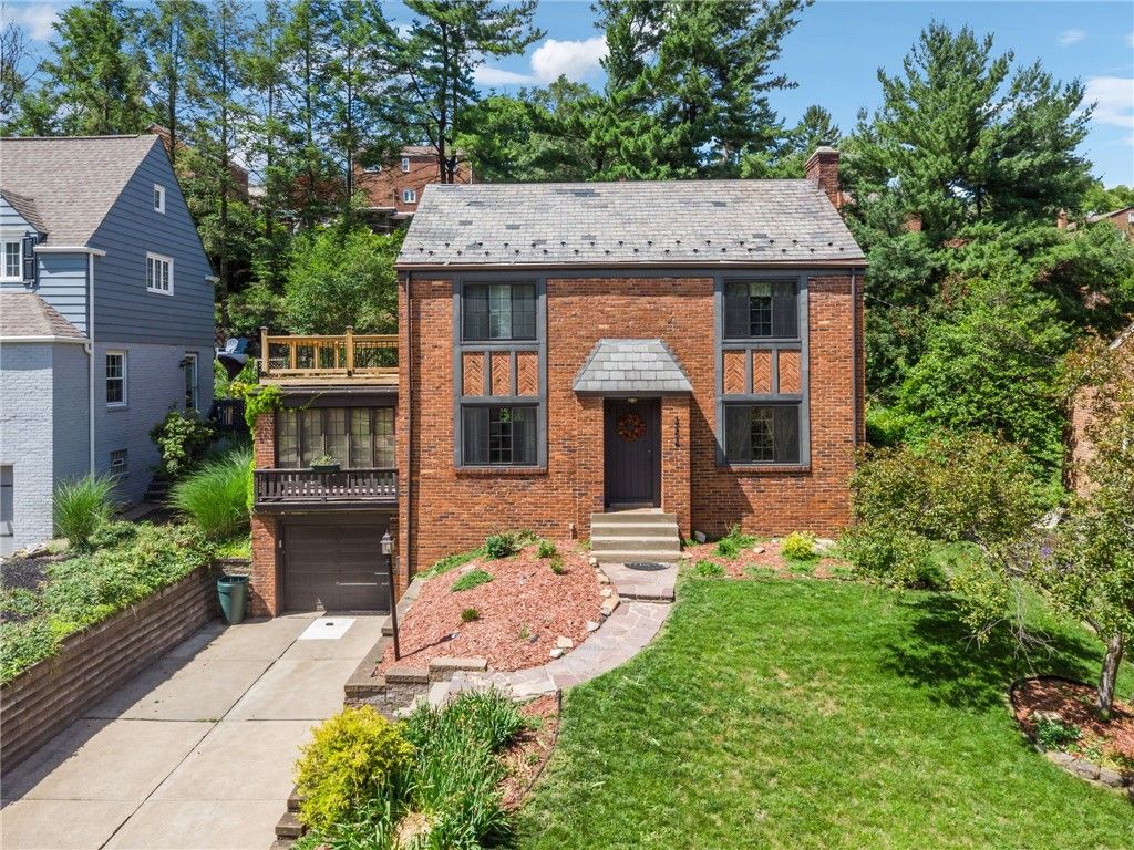 111 E Bruceton Rd, Pleasant Hills, PA 15236