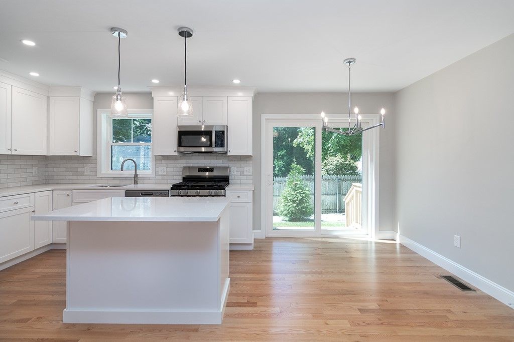 81 Cadora Avenue, Warwick, RI 02886