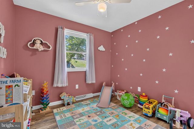 117 MILL ST, Seven Valleys, PA 17360