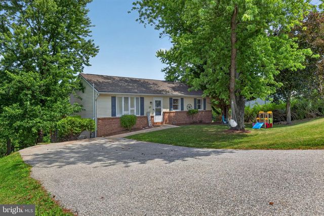 117 MILL ST, Seven Valleys, PA 17360