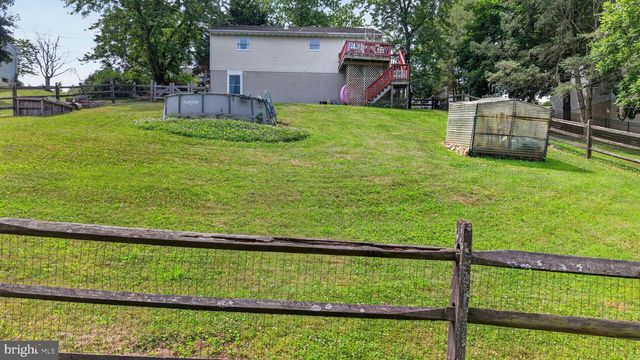 117 MILL ST, Seven Valleys, PA 17360