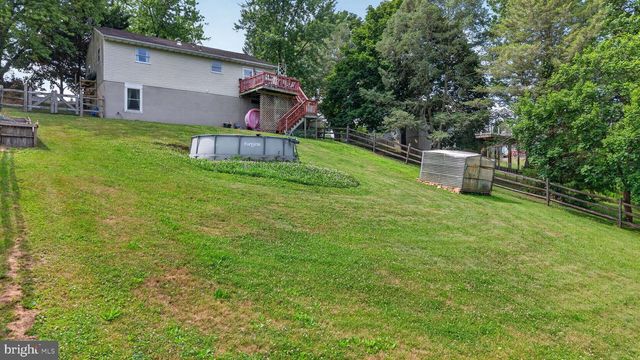117 MILL ST, Seven Valleys, PA 17360