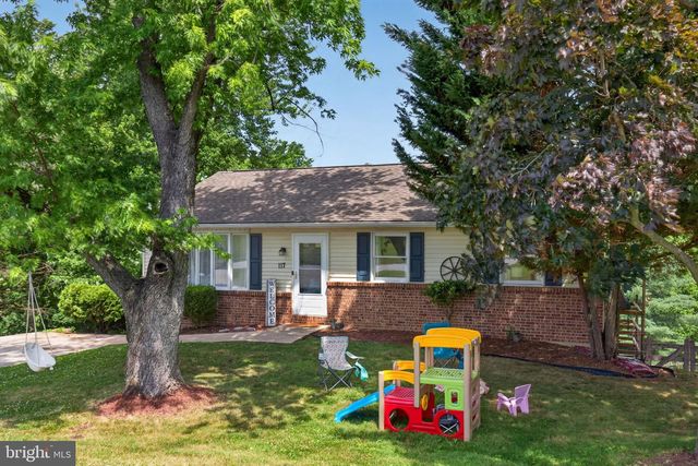 117 MILL ST, Seven Valleys, PA 17360