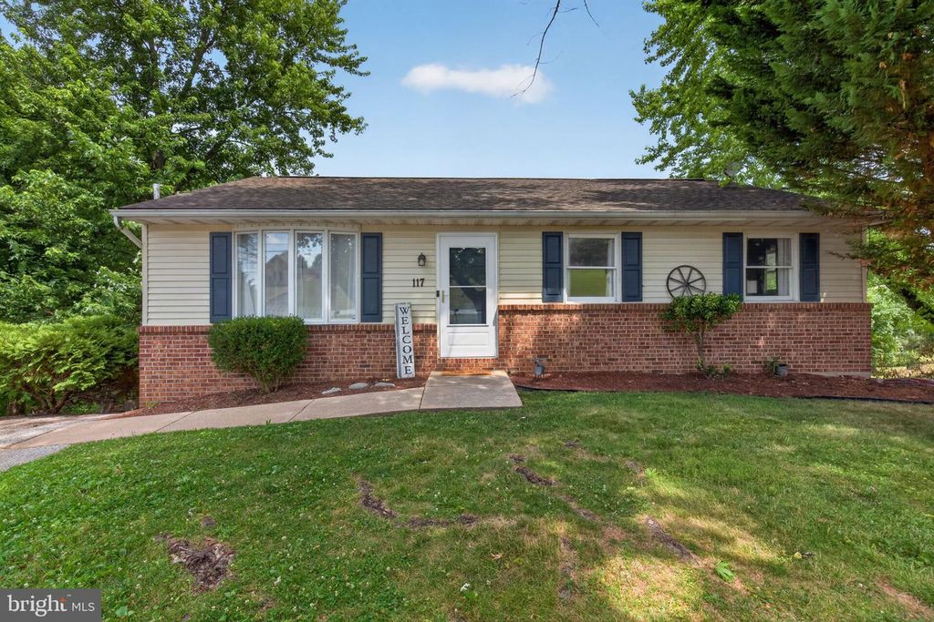 117 MILL ST, Seven Valleys, PA 17360