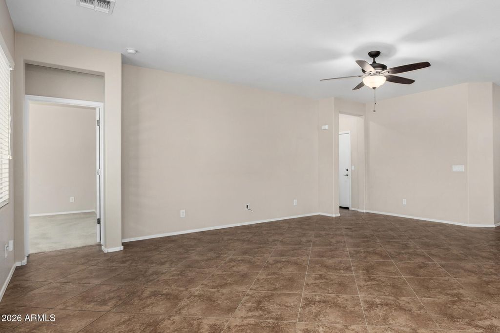 Image 10 of property listing at 19811 N FLAMINGO Road, Maricopa, AZ 85138