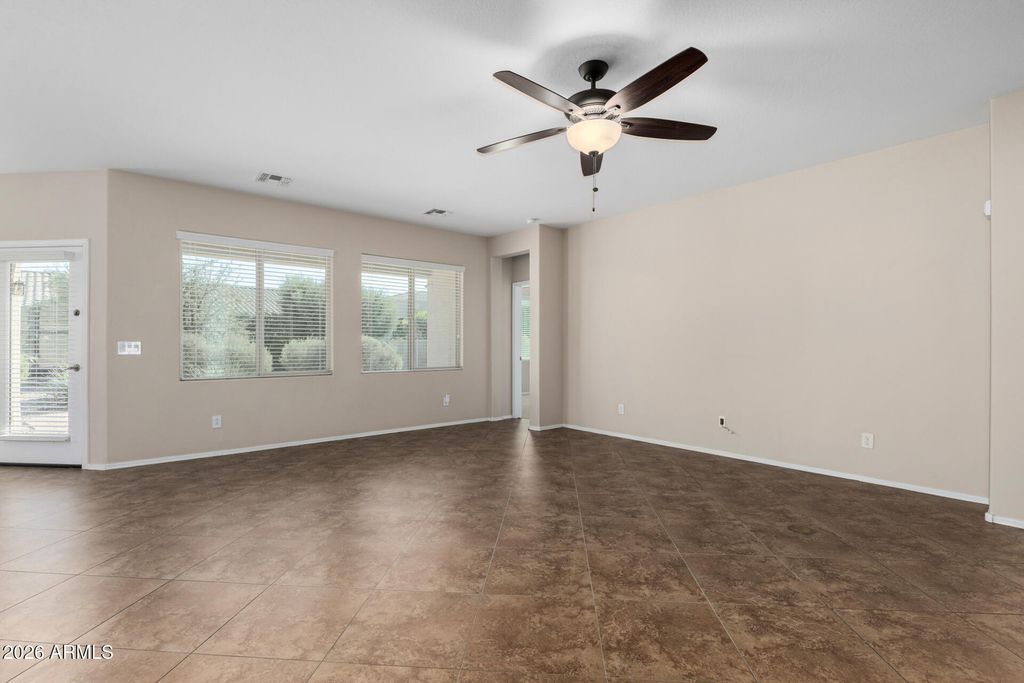 Image 11 of property listing at 19811 N FLAMINGO Road, Maricopa, AZ 85138