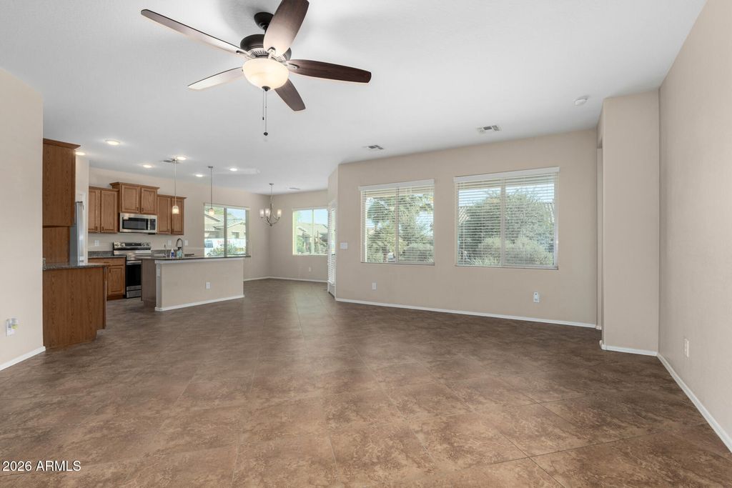 Image 13 of property listing at 19811 N FLAMINGO Road, Maricopa, AZ 85138