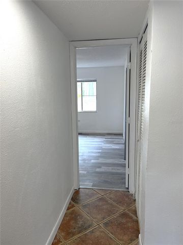 2724 HIDDEN LAKE BOULEVARD A, Sarasota, FL 34237