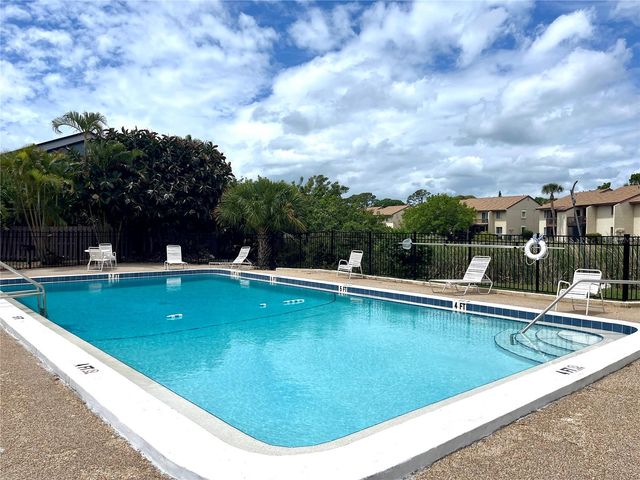 2724 HIDDEN LAKE BOULEVARD A, Sarasota, FL 34237