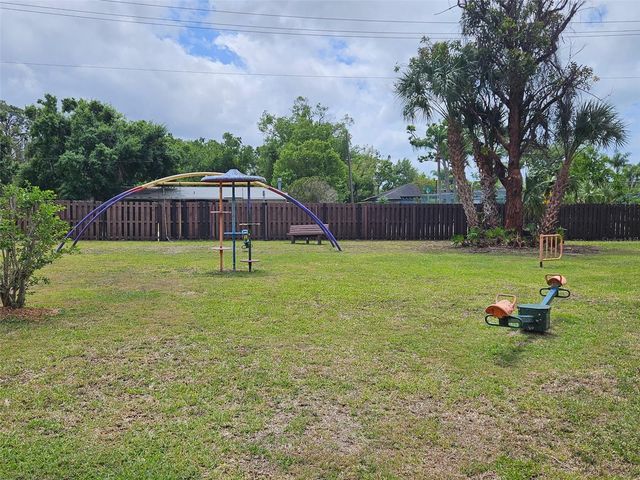 2724 HIDDEN LAKE BOULEVARD A, Sarasota, FL 34237