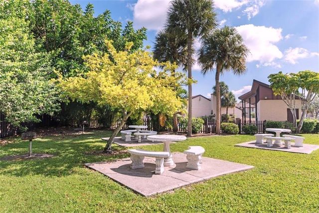 2724 HIDDEN LAKE BOULEVARD A, Sarasota, FL 34237