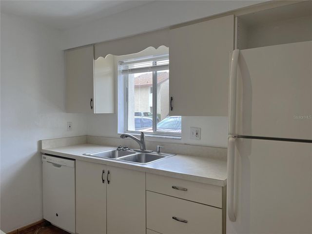 2724 HIDDEN LAKE BOULEVARD A, Sarasota, FL 34237