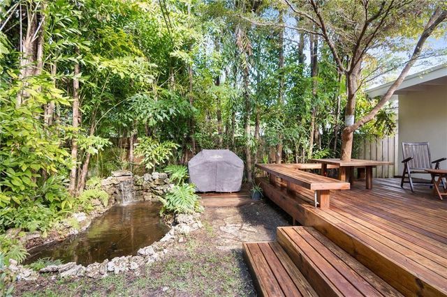 2369 Overbrook St, Miami, FL 33133