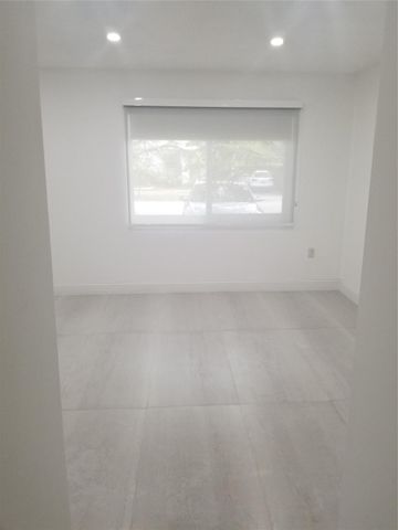 2369 Overbrook St, Miami, FL 33133