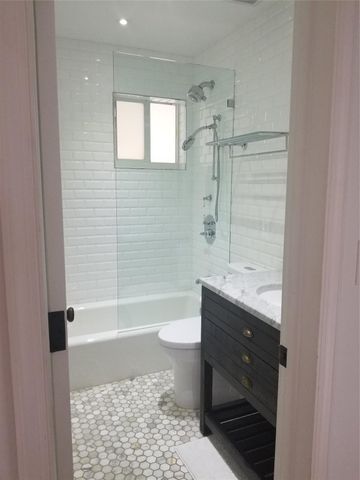 2369 Overbrook St, Miami, FL 33133