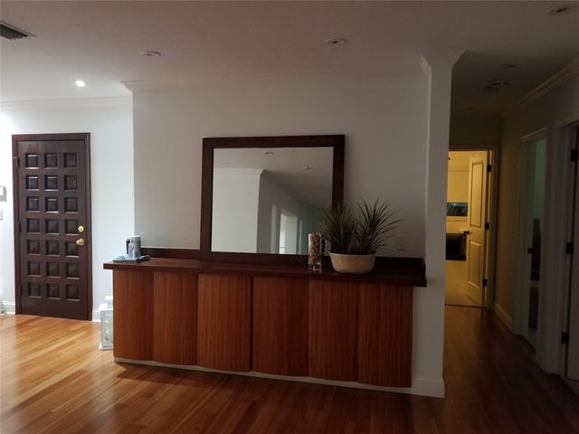 2369 Overbrook St, Miami, FL 33133