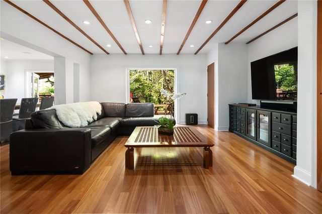 2369 Overbrook St, Miami, FL 33133