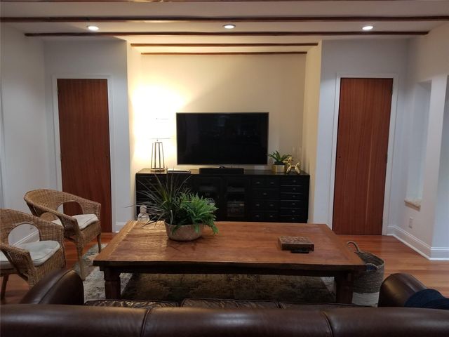 2369 Overbrook St, Miami, FL 33133