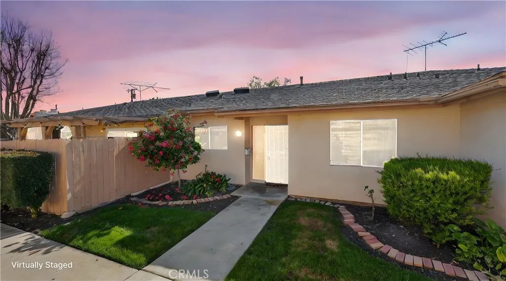 1881 Mitchell 95, Tustin, CA 92780