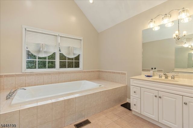 18 Jacobs Ln, Scotch Plains Twp., NJ 07076