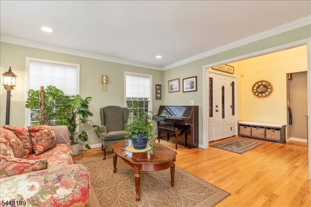18 Jacobs Ln, Scotch Plains Twp., NJ 07076