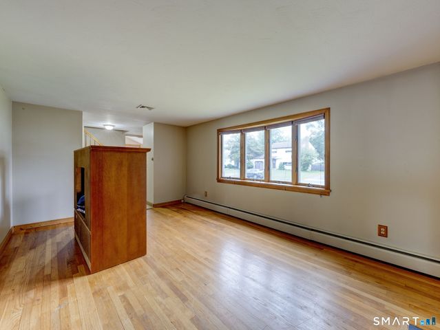 160 Mohawk Drive, East Hartford, CT 06108