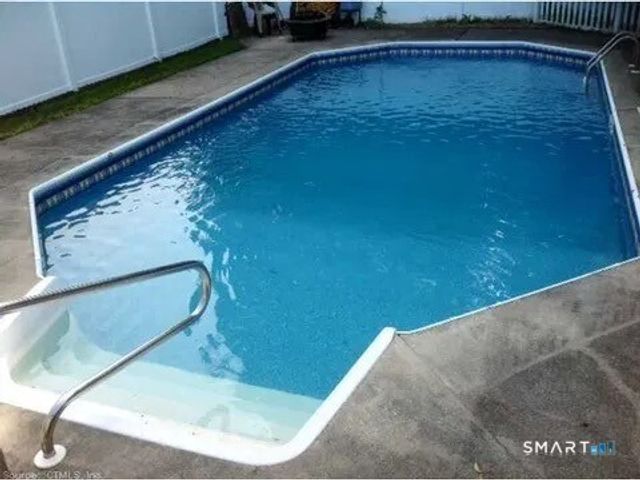 160 Mohawk Drive, East Hartford, CT 06108