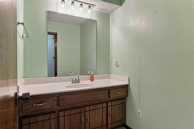 11804 O Casey Street, Yukon, OK 73099