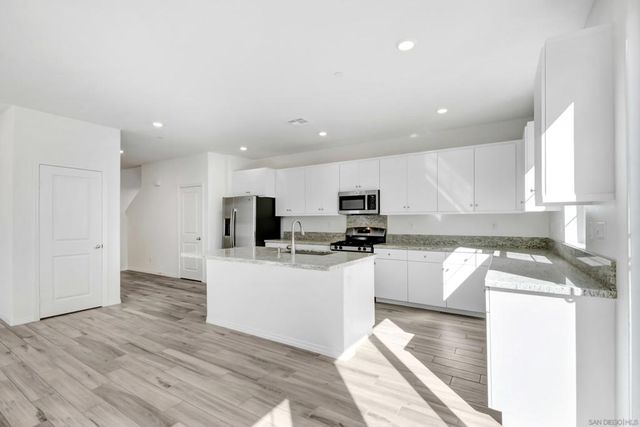 36654 Pond Turtle Rd, Murrieta, CA 92563
