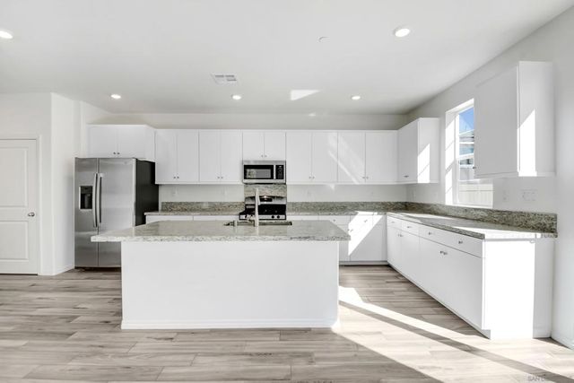 36654 Pond Turtle Rd, Murrieta, CA 92563