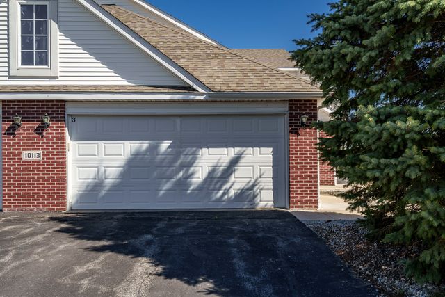 10113 MONARCH 3, Roscoe, IL 61073