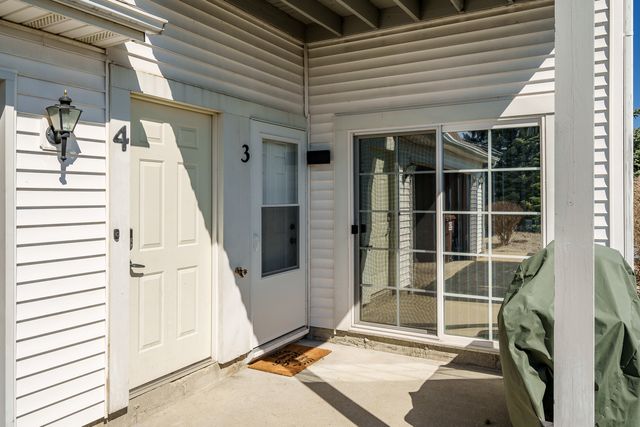 10113 MONARCH 3, Roscoe, IL 61073