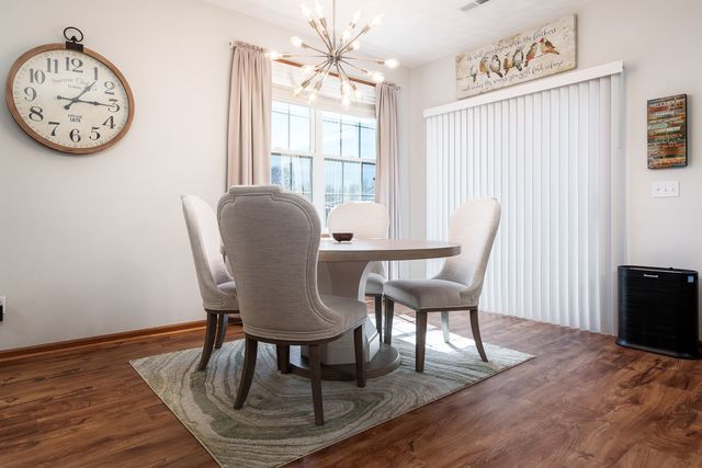 10113 MONARCH 3, Roscoe, IL 61073